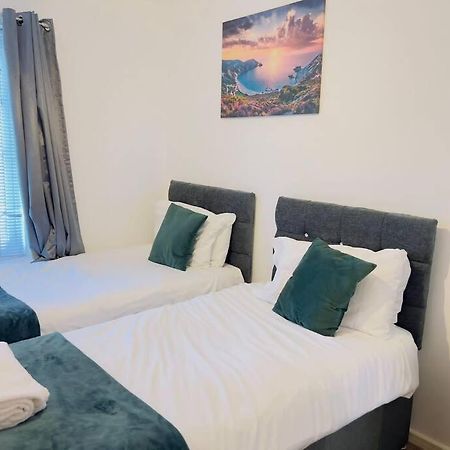 Starview Apartment-Vitoria Lexden المظهر الخارجي الصورة